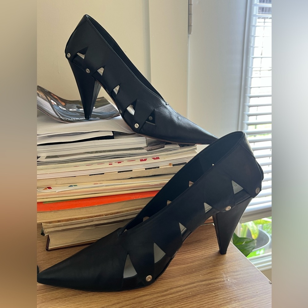 Old Cèline Cutout V neck soft Leather heels